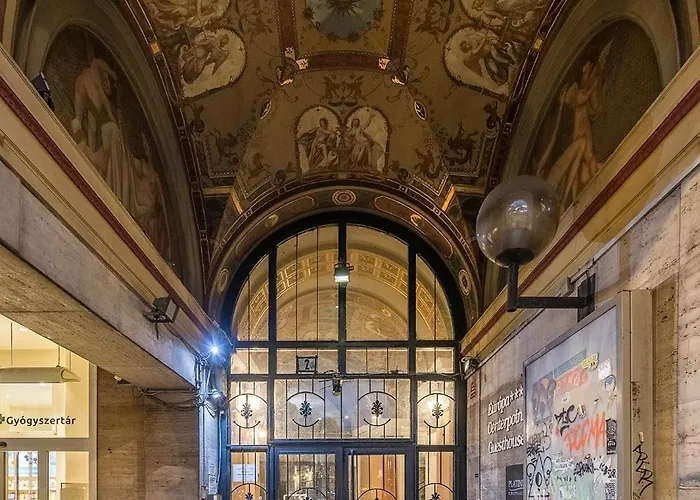 Lägenhet Luxury & Quiet Near Newyorkcafe Budapest