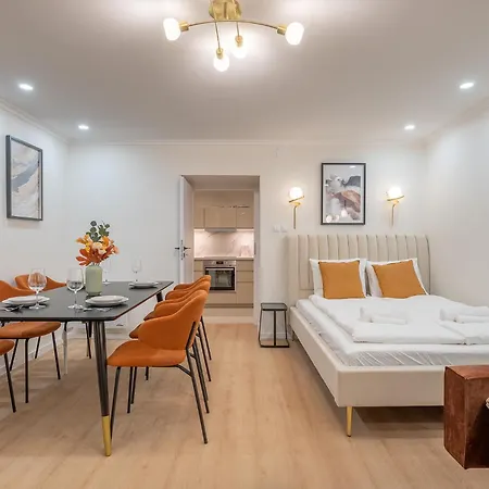 Luxury & Quiet Near Newyorkcafe شقة