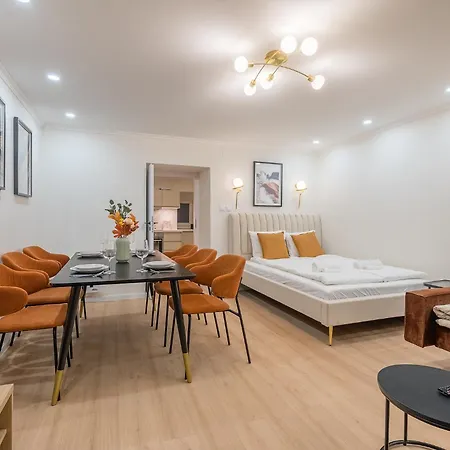 Luxury & Quiet Near Newyorkcafe شقة